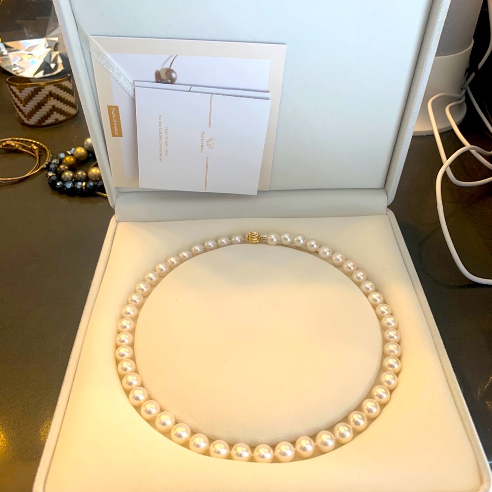 Beautiful authentic Pearl necklace